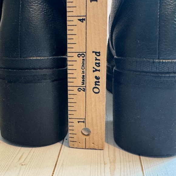 MICHAEL KORS - Corey Leather Cutout Ankle Boot - Picture 9 of 13